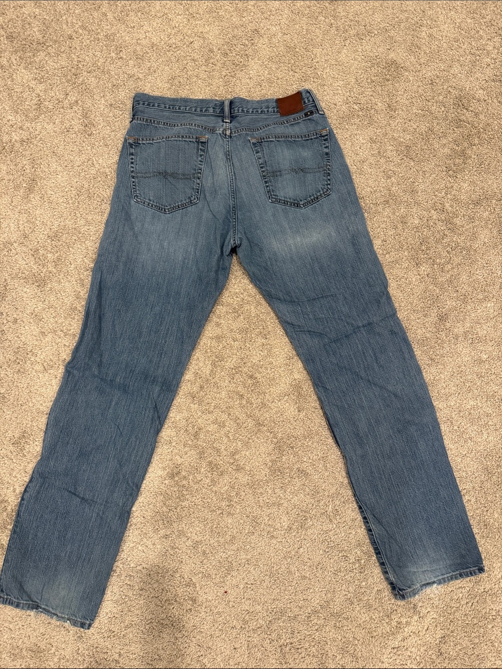Lucky Brand Men's Straight Jeans in Light Blue Wash - Picture 3 of 3